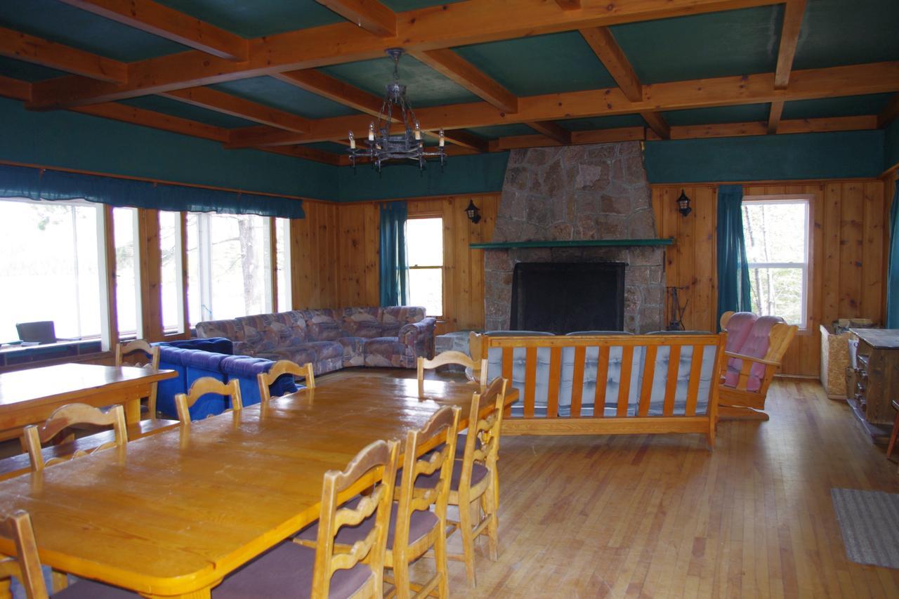 Club Tadoussac Villa Bagian luar foto
