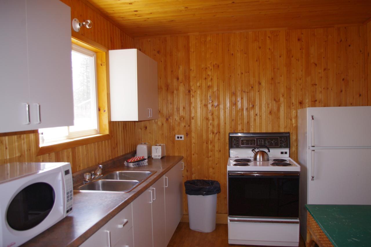 Club Tadoussac Villa Bagian luar foto