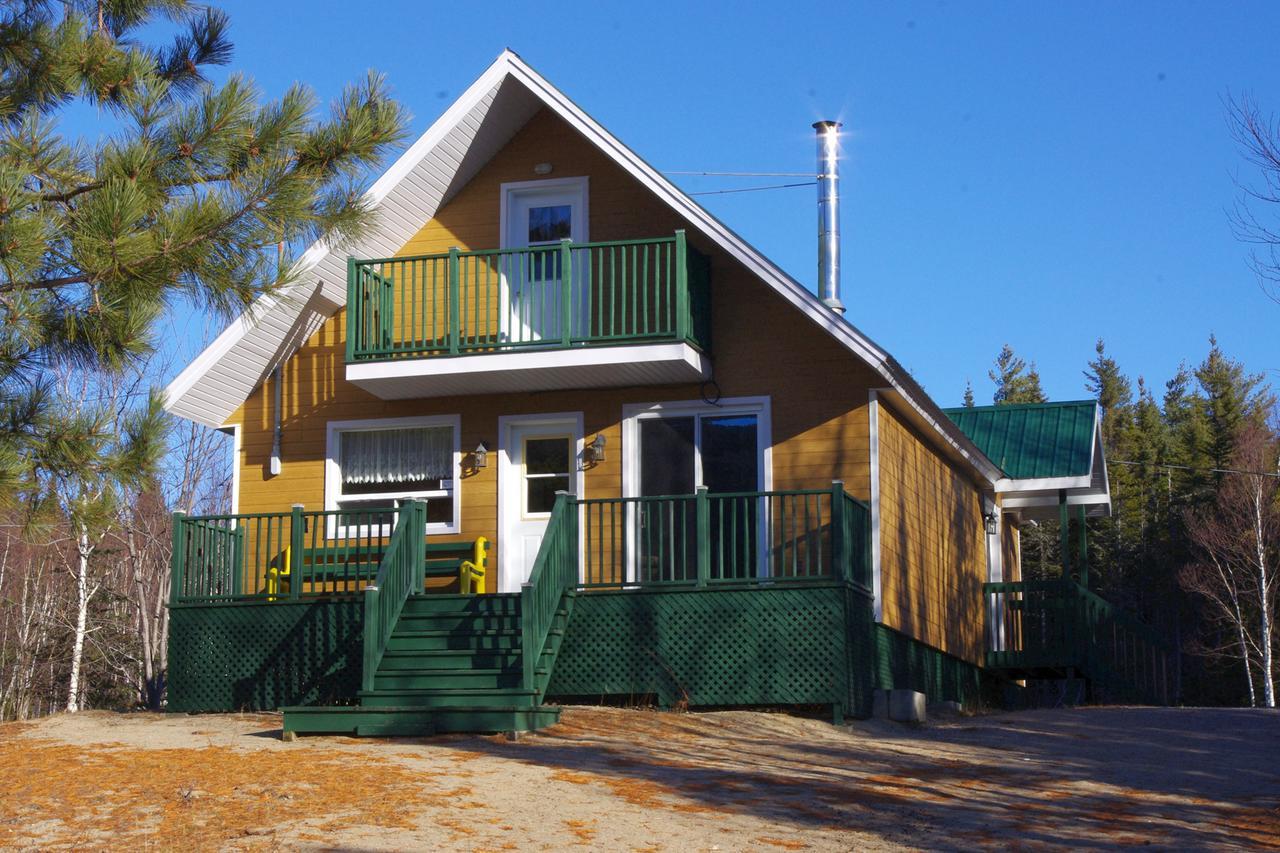 Club Tadoussac Villa Bagian luar foto