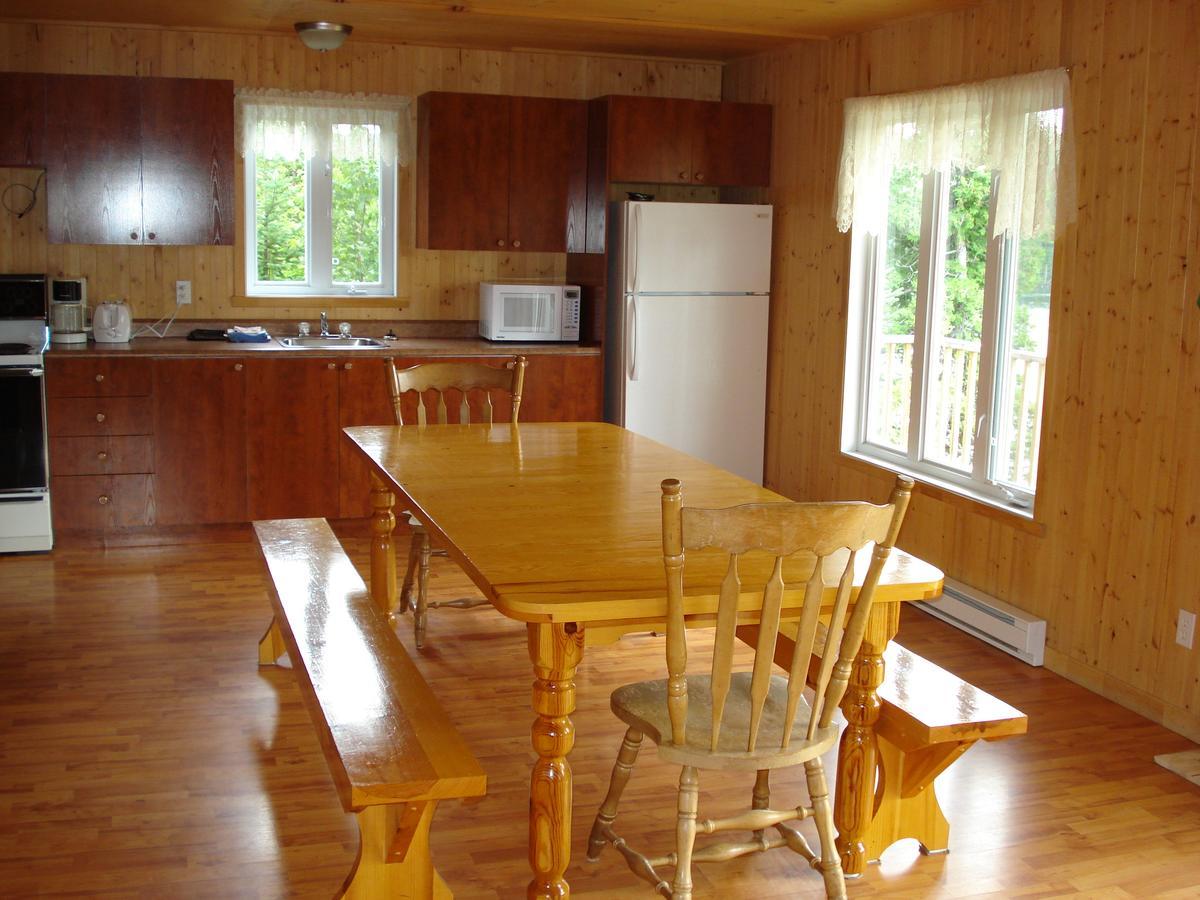 Club Tadoussac Villa Bagian luar foto
