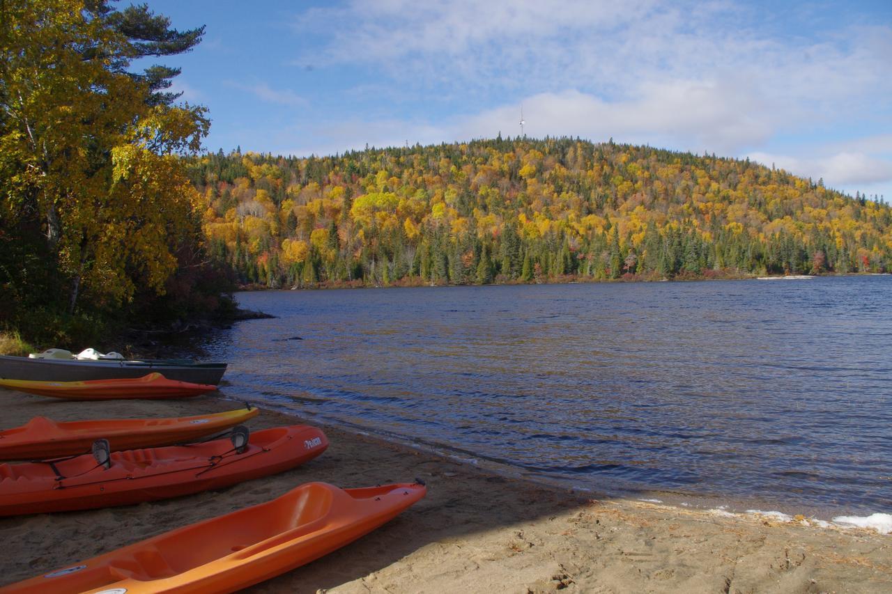 Club Tadoussac Villa Bagian luar foto